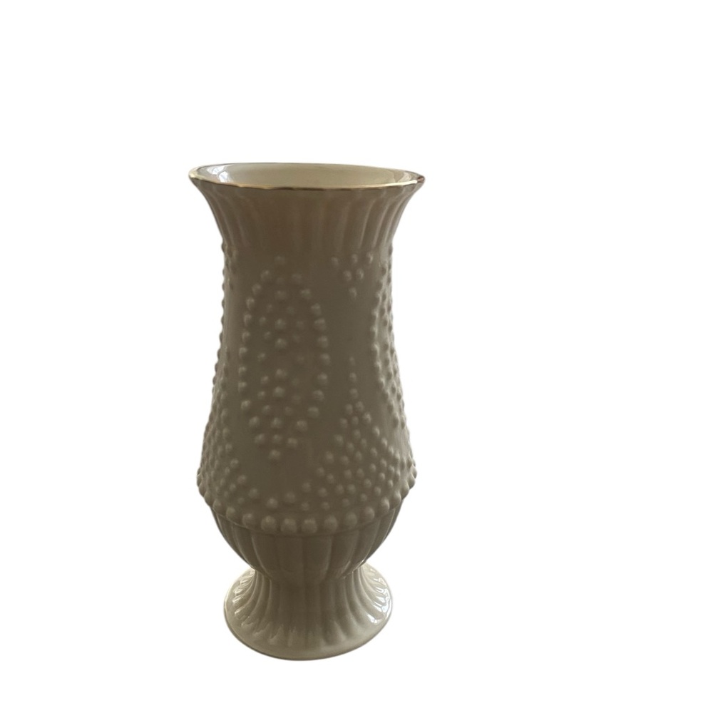 Lenox 5” bud vase with 24 karat god rim
